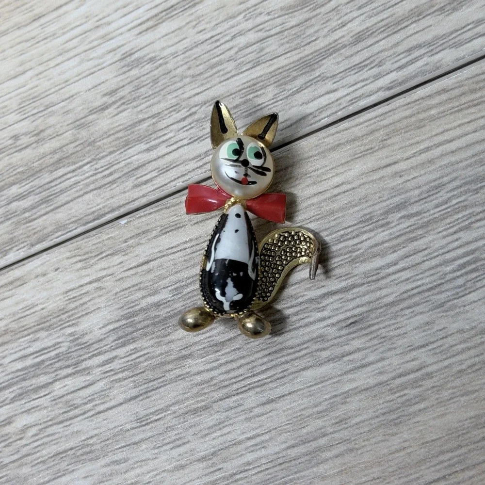 Vintage Cat Brooch Whimsical Kitsch Retro‎ Mid Century Novelty Pin Jewelry
